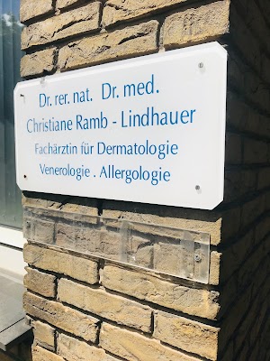 Frau Dr. rer. nat. Dr. med. Christiane Ramb-Lindhauer