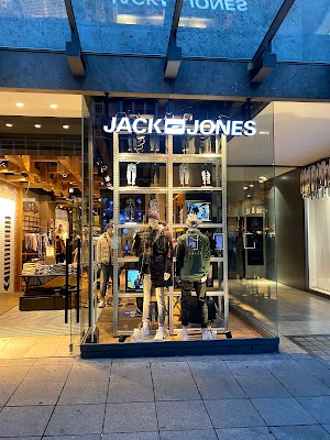 JACK & JONES