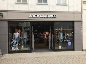 JACK & JONES