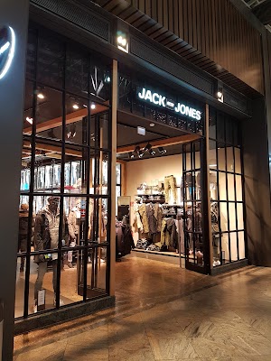 JACK & JONES