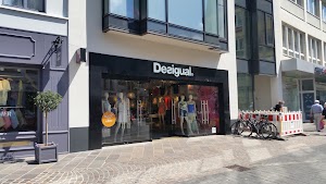 Desigual Store