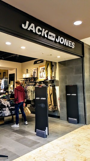 JACK & JONES