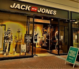 JACK & JONES