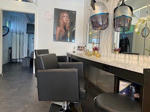 Schönheitssalon by Carla Ialazzo