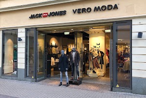 JACK & JONES