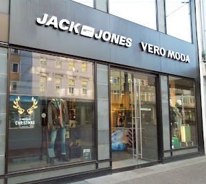 JACK & JONES