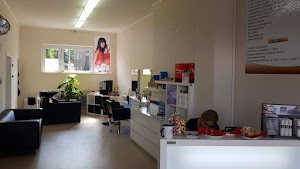 Cut & Style Lounge